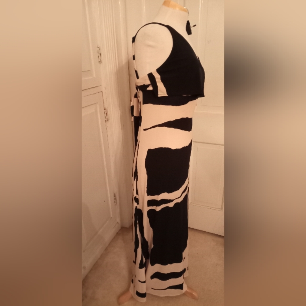 Dress - Picture 10 of 16